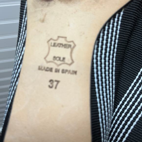 L. K. Bennett Dale Stripe Grosgrain Black & White Flats Size 37=6.5 - Picture 7 of 9